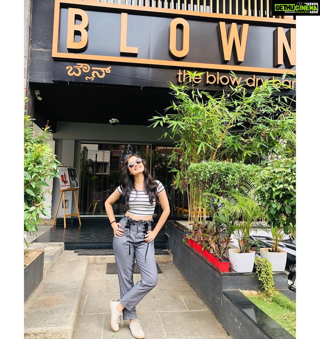 Ashika Ranganath Instagram - Investing in hair and skin is so important, so make a wise decision in your choice. I have made mine 😍 Had an amazing experience ♥️ Hair : @blown.in Blown