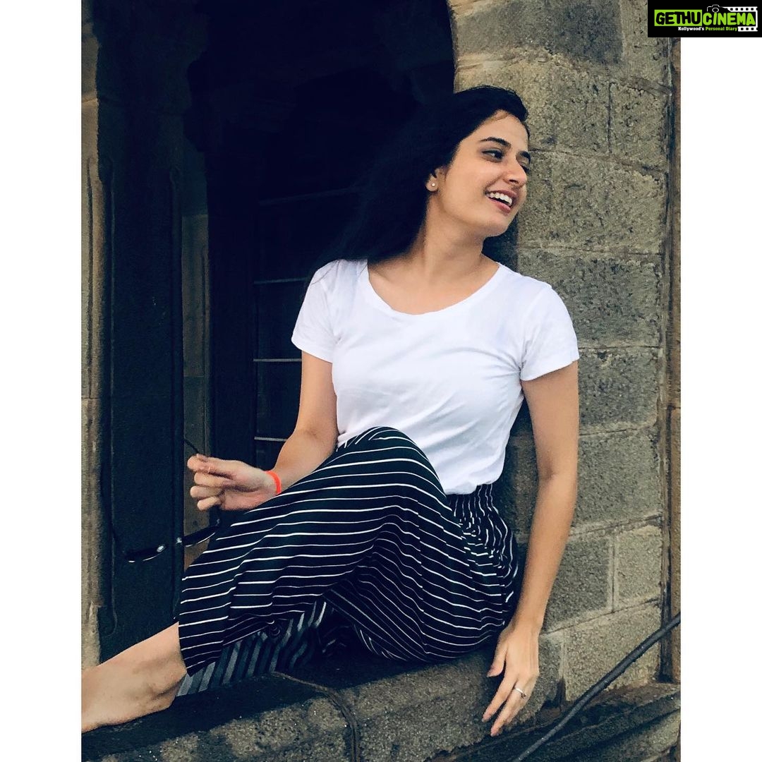 Ashika Ranganath Instagram - My happy time🌸 #naturelover #happiness #travelling