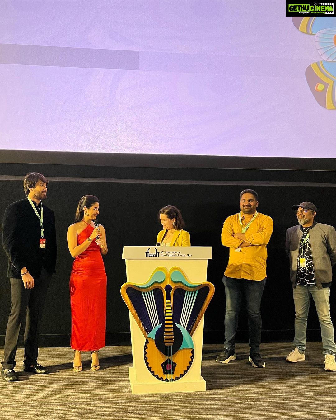Ashika Ranganath Instagram - Yesterday’s Raymo Gala premier night @iffigoa Thank you for having us.. Such a proud moment to the entire team ♥️ @pavanwadeyar @yoursishan @vaidysk @urjapatel_artistry @subu_rao_hair_mkp IFFI Goa