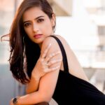 Ashika Ranganath Instagram - 🖤 . . . Pc : @visual_saga @vidyasagar_ofvisualsaga MUA : @shreeyapawar_makeup_studio