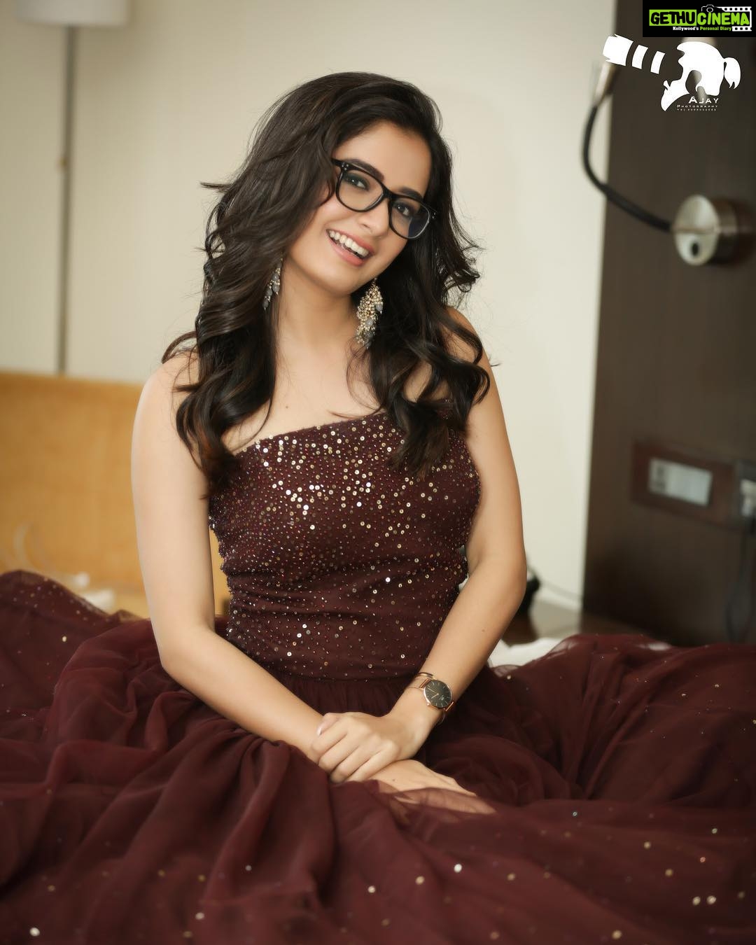 Ashika Ranganath Instagram - 👓 . . . PC @photographer_ajay
