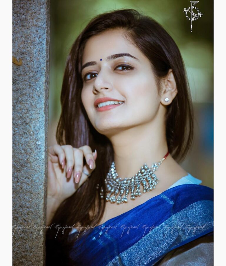 Ashika Ranganath Instagram - Favourite from the series ❤️ Thank you @raaghavphotography for these amazing pictures 😍 Silver choker by @studiobluefashions Raw silk ruffle sleeve blouse by @shravin_design_studio