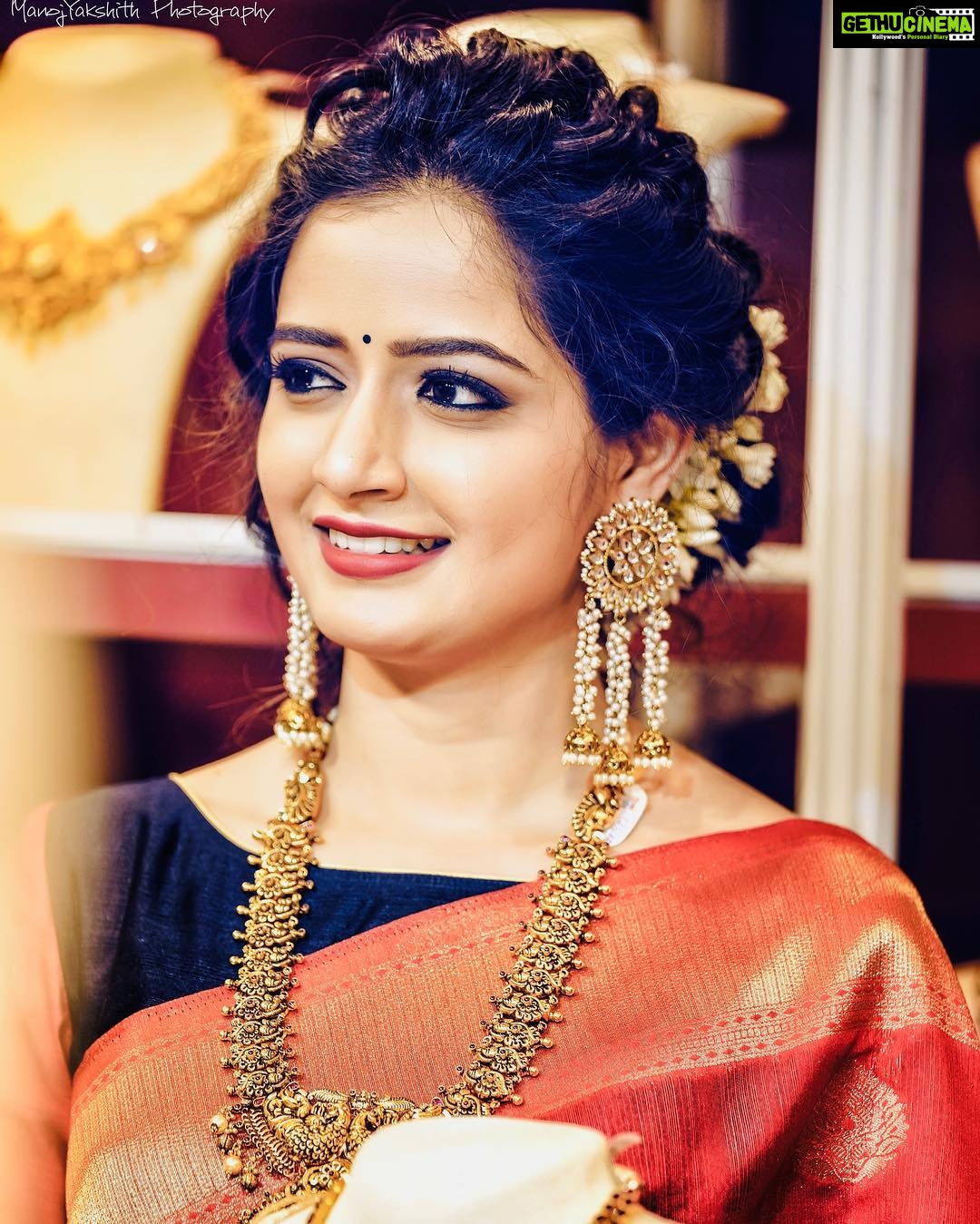 Ashika Ranganath Instagram - Spread positivity and love❤️ . . . PC: @manoj_yakshith