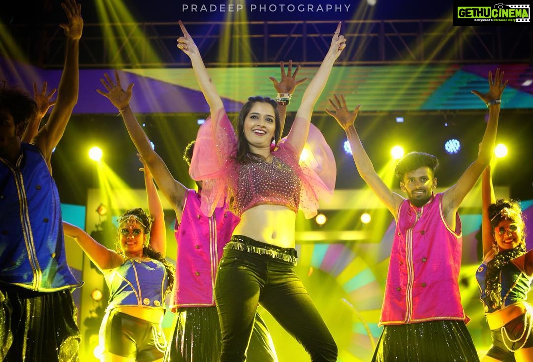 Ashika Ranganath Instagram - Enjoyed performing for #karunadasambrama Colors Kannada... could not meet a lot of you but yeah it was fun seeing such a huge crowd, I was overwhelmed❤️ Outfit: @brundagowda1912 PC: @pradeepmachar