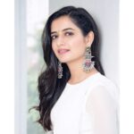 Ashika Ranganath Instagram - 🌸 Happy Sunday