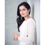 Ashika Ranganath Instagram - ♥️ Mirakki salon opening PC : @bangalore.photographer Outfit : @maayarangdesignstudio Styling & MUA : myself 👻