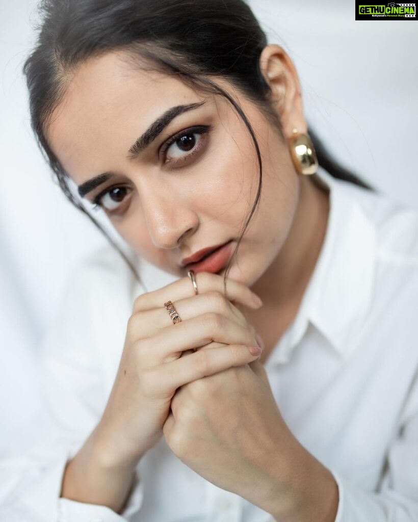 Actress Ashika Ranganath HD Instagram Photos and Wallpapers December ...