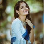 Ashika Ranganath Instagram - “Little by little” . . . PC : @raaghavphotography 💕 Choker : @studiobluefashions Blouse : @shravin_design_studio