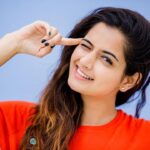 Ashika Ranganath Instagram - Thanks a lot for all your wishes and love 💗 I had an amazing day and sorry could not meet a lot of you .. but definitely I’m gonna plan up for a meet with all of you 😍 And so many of you loved this series shot by @vidyasagar_ofvisualsaga We didn’t plan for this , it was a casual , random one 😅 . . Love you all 💖 #5thaugust2018♥
