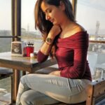 Ashika Ranganath Instagram - Hey all 🙌🏻 Daniel Wellington presents exclusive Black Friday deals just for you. Get upto 50% off on select items @danielwellington ; free strap with any watch and additional 15% using my code: “ASHIKA” Hurry Offer valid till 26th November!! #DanielWellington #DWIndia #DW PC : @suprithshekar