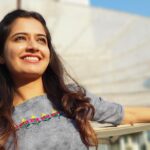 Ashika Ranganath Instagram - Busy all day promoting our film 🤗 Wearing @springdiariesstore 💕 Pc @krishna_ajai_rao 🤗 #thayigethakkamaga #releasingtomorrow #1daytogo