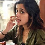 Ashika Ranganath Instagram – 🙈happy weekend guys🐘 #Foodie #nomakeup #nohairdo #candid ❤️ PC: @rajeevgowda13