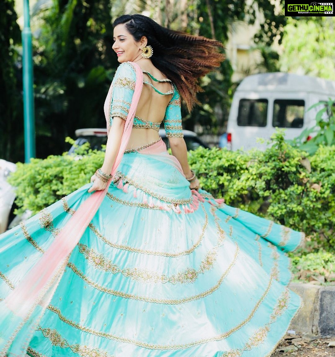 Ashika Ranganath Instagram - Twirl..twirl..twirl 💕 mandatory picture 🙆‍♀️ (Sorry for annoying with the same series) Styling and designing : @shachinaheggar PC : @photographer_ajay Hair : @gm6.bridalmakeup