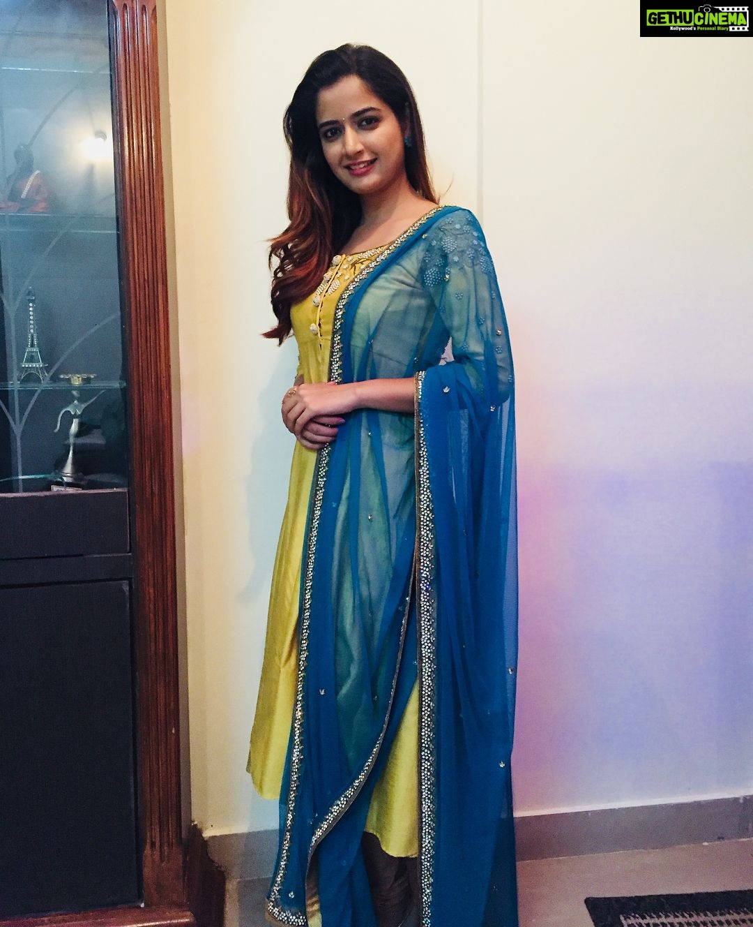 Ashika Ranganath Instagram - Loved every detailing in this dress ❤️ babe you’re a saviour 😘 I m sorry I come up to you last minute (due to exams tension I’d just forgotten🙈🙆🏼) but still you’ll have something for me everytime 😍thank you so much @shachinaheggar