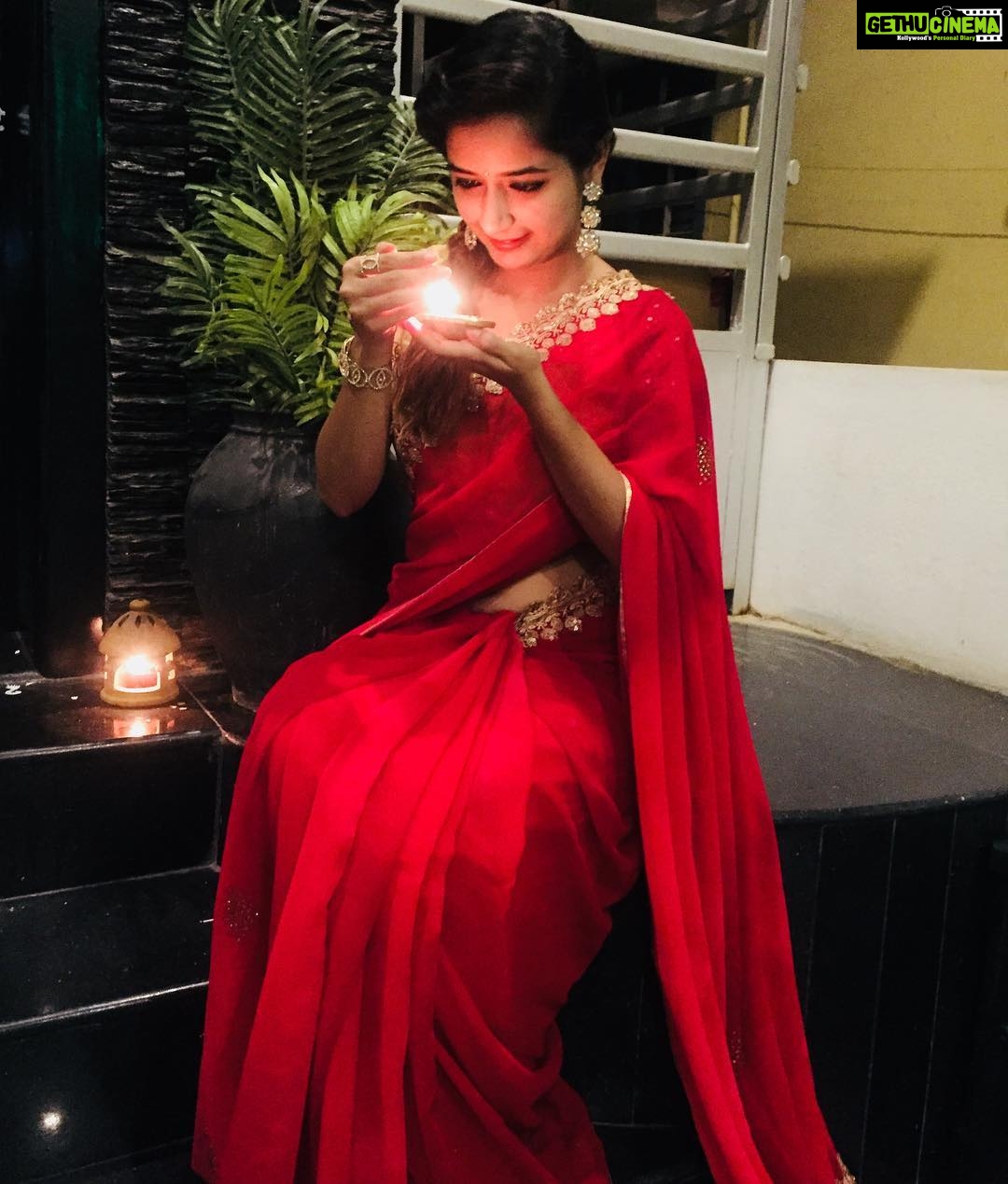 Ashika Ranganath Instagram - Hope everyone had a safe Diwali/Deepavali 🌟💝 PC : @ashishhh777