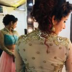 Ashika Ranganath Instagram - Dolled up in #byshachina’s beautiful lehenga 💕thanks darling 😘@shachinaheggar and loved the hair do too .. ty Shobha #zeekutumbaawards2017