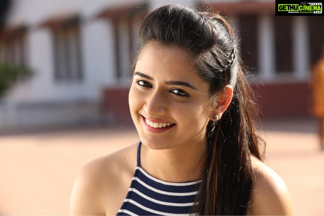 Ashika Ranganath Instagram - A big smile for the success of mugulunage 😊thank you so much for all the love n support so far .. those who have not watched mugulunage please don't miss it .. Do watch it asap ☺️