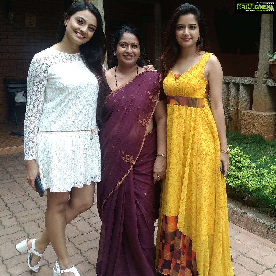 Ashika Ranganath Instagram - Wearing this beautiful maxi by @shachinaheggar 💕mugulunage promotions ☺️😊