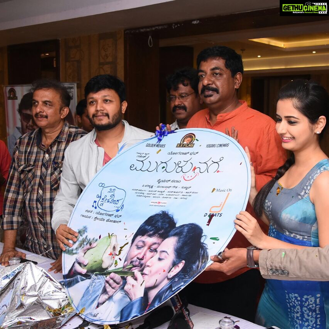 Ashika Ranganath Instagram - From today's audio release .. ❤️ #ninnasnehadinda #mugulunage #shreyaghosal #yograjbhat #goldenstarganesh
