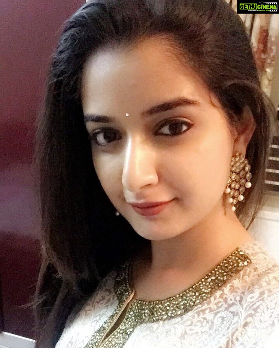 Ashika Ranganath Instagram - ❤️ love you all ..