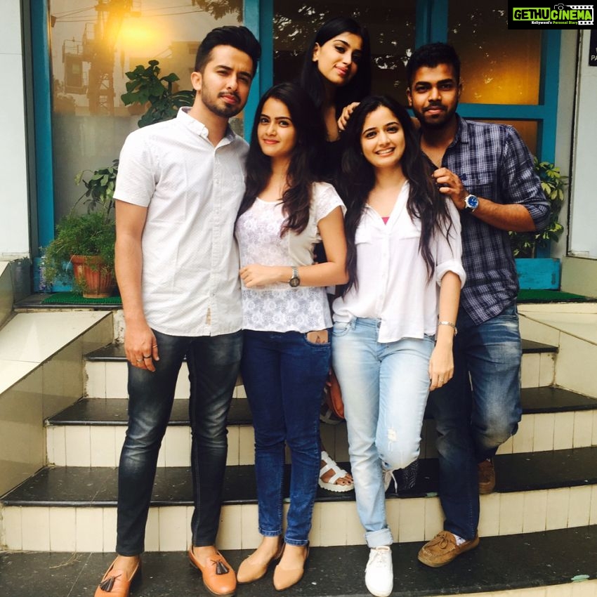 Ashika Ranganath Instagram - What a day it was !! 🙌🏻❤️love you guys so much .. I realised how much I missed this one all these days 😍#throwback #freshface2014 #somuchfun @shruthi_gangakhed @anushareddy98 @nandishshekar @_sakethparashar_ BLOW