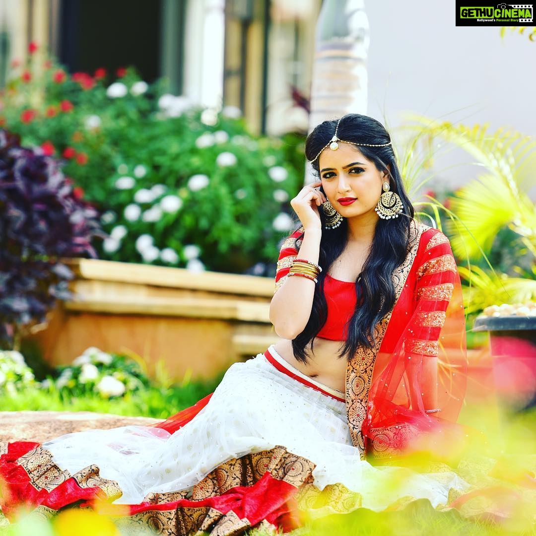 Ashika Ranganath Instagram - Yellarigu Ugadi habbada shubashayagalu 🎋🌾 happy and prosperous Ugadi to everyone .. 😍