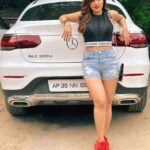 Ashu Reddy Instagram - Amma Nanna Assheeshlatho..!! 💋👁️🐸 #ashureddy #grateful🙏 #prayedforthingsihavenow 🎉 #mercedes #coupé Jubilee Hills