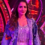 Ashu Reddy Instagram - Bling it on!! 🤗🎉 #ashureddy #positivevibes #december #seasontoshine⚡️ Annapurna Studios