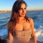 Ashu Reddy Instagram - Hot Box 💋 by the bay!! #ashureddy #california #yachtparty #vibinghigh ♥️ Malibu Beach