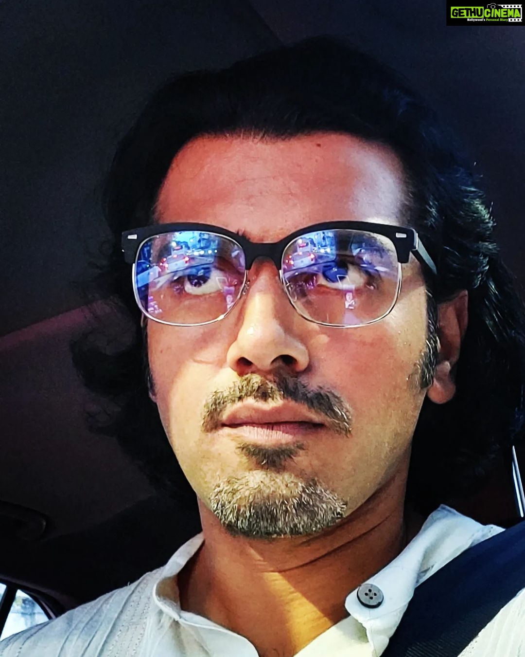 Ashwin Kakumanu Instagram - On the way to the #PonniyinSelvan audio launch, and man was it something to see @arrahman sir perform the songs live with his team and the stories between @ikamalhaasan sir and #rajinikanth sir. What an event #PS1 @madrastalkies #carfie