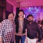Ashwin Kakumanu Instagram - At the #ps1 get-together with Mr.Vinoth and Mr.Shahul of Madras Talkies. Looking like #johnnybravo with a moustache with the haircut 🤣