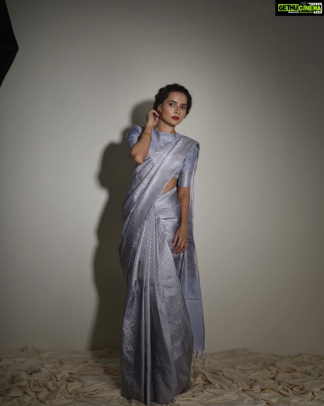 Athulya Chandra Instagram - Draped ♥️ @roots.productions ✨