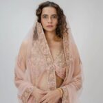 Athulya Chandra Instagram - الفت @seemas._ @eph4ephrem @molecule__studio @anandhuchandrasabu Makeup @prabin_makeupartist Styling @aathiraparvathy @ohwglo