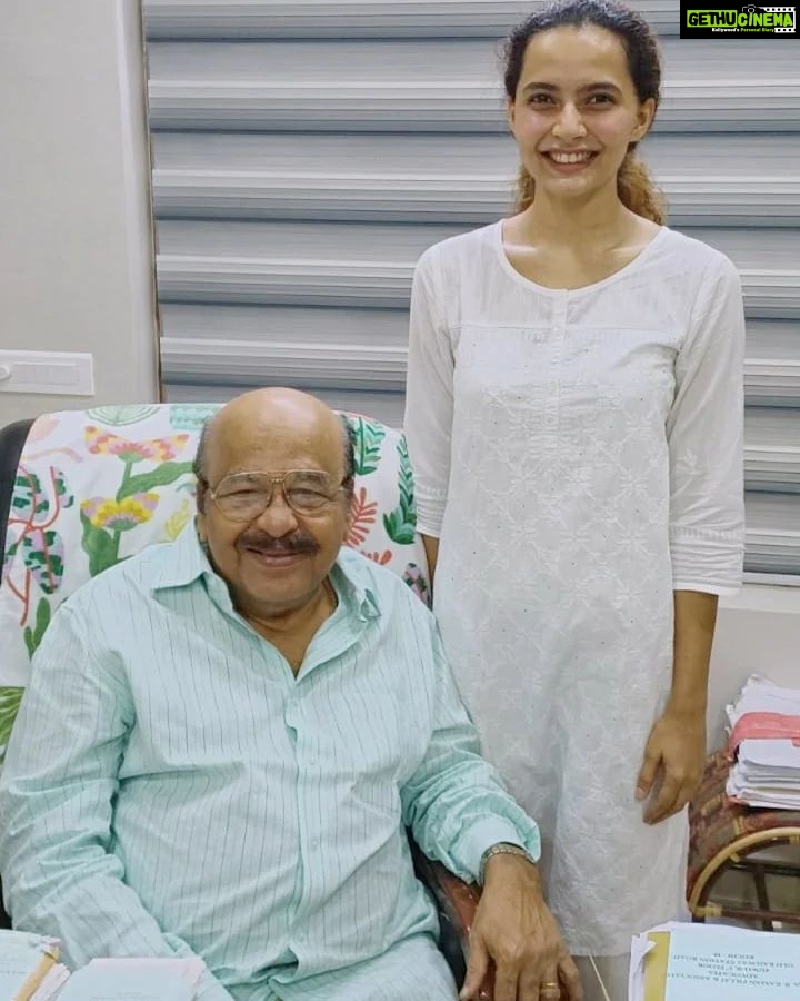Athulya Chandra Instagram - "If I have seen further than others ,it is by standing upon the shoulders of giants.” #adv.B.Ramanpillai #adv.A.Rajesh