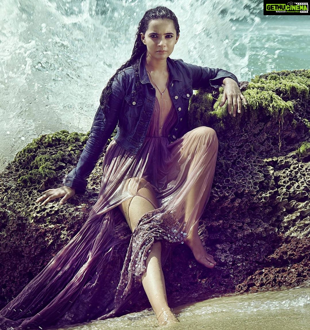 Athulya Chandra Instagram - 🧜🏻♀️ ........ 📸 @aghil_menon Couture @paris_de_boutique Stylist @yedhuu