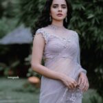 Athulya Chandra Instagram - मसाकली 🕊️ ..... ..... @paris_de_boutique @aandjcoutureofficial @ivorytusk_events @rakeshivory @roy_d.s @the_realeditor_ @sajil_sasikumar @libzalonso MUA @vikas.vks.makeupartist @mukeshmuralimukesh @nomarks_shibaz @santhosh_make_up @suluhairstylist Decor @executiveevents_kerala Jewelry @mdiamonds_boutique Model @jubee646 Location @les3elephants Special Thanks @balu_vilson @moncy__johnson @baketales_byfia #athulyachandra #grandeur