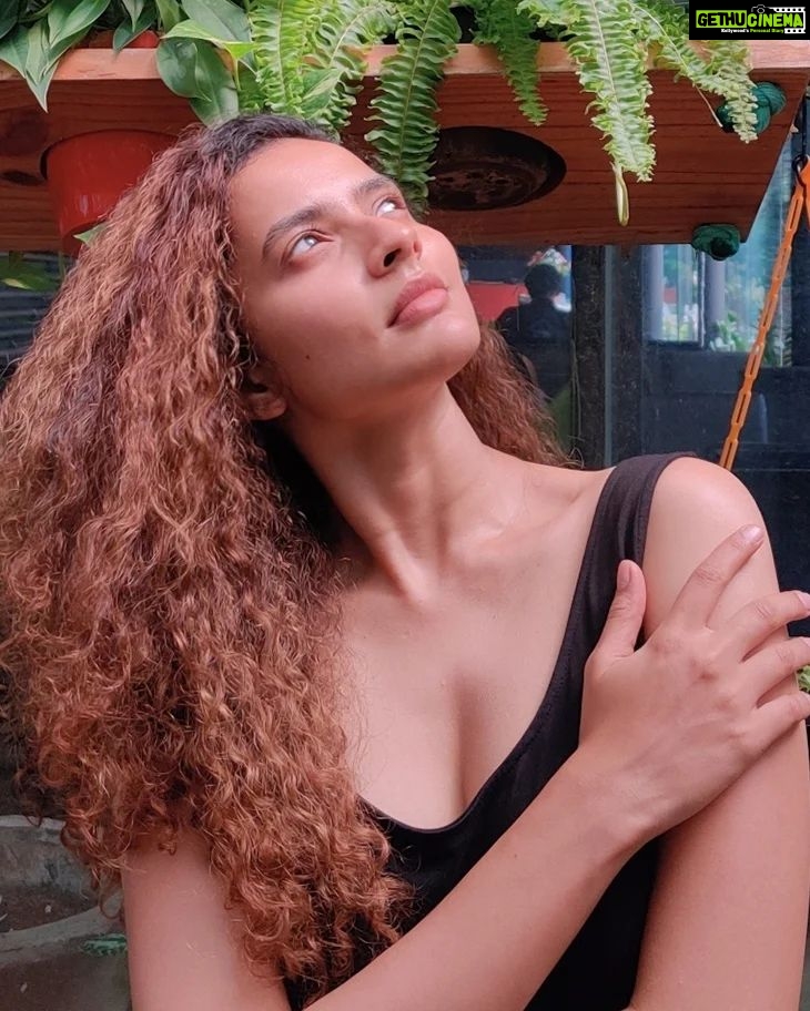 Athulya Chandra Instagram - 🍒✨ .... Abhi's frames 😍 @abhi.vs 🖤