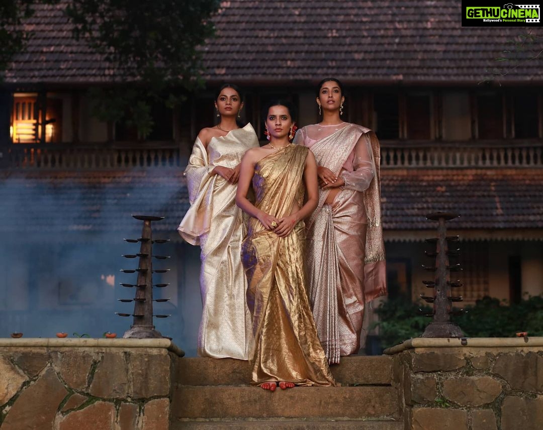 Athulya Chandra Instagram - aṅgana ;Sanskrit term for women. The hundred year old wooden stairs, aṅgana narrates the story of the green lush land of beauty .The story making way to the rooms upstairs that conspired a thousand whispered secrets. Photographed by @aghil_menon Fashion direction and Styling @rn.rakhi Cinematograpy @luke_jos Fashion assisted by @rali.alph Featuring @ketakinarayan @athulya_chandra @__.eclipse._ Makeup and hair @prabinmakeupartist MUA assisted by @leenachinju Music by @gladson_selvaraj_ Video arranged by @bobyrajan_ Production @roots__creations @x.riyon.x @yedhuu gokulnarayanan Location partner @cghearth Fashion partners @thunnal @thunnalstudio @theboatsong @korvaiindia @c.j.artisanboutique @celia_palathinkal @stevemaddenindia .................................................................. #onam #kerala #mallu #onajonim #keralatourism #malayalam #keralawedding #keralagram #models #bhfyp #modelsearch #instadaily #nature #fashion #fashionphotography #india #bollywood #viral #modelingagency #pose #fashionstyle #slowfashion #indiancontemporaryfashion #vintageclothing #traditionalindianwear #traditionalindianjewellery #couture