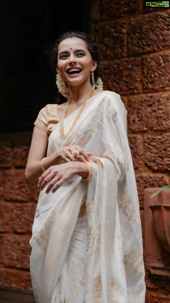 Actress Athulya Chandra HD Photos and Wallpapers October 2022 - Gethu ...