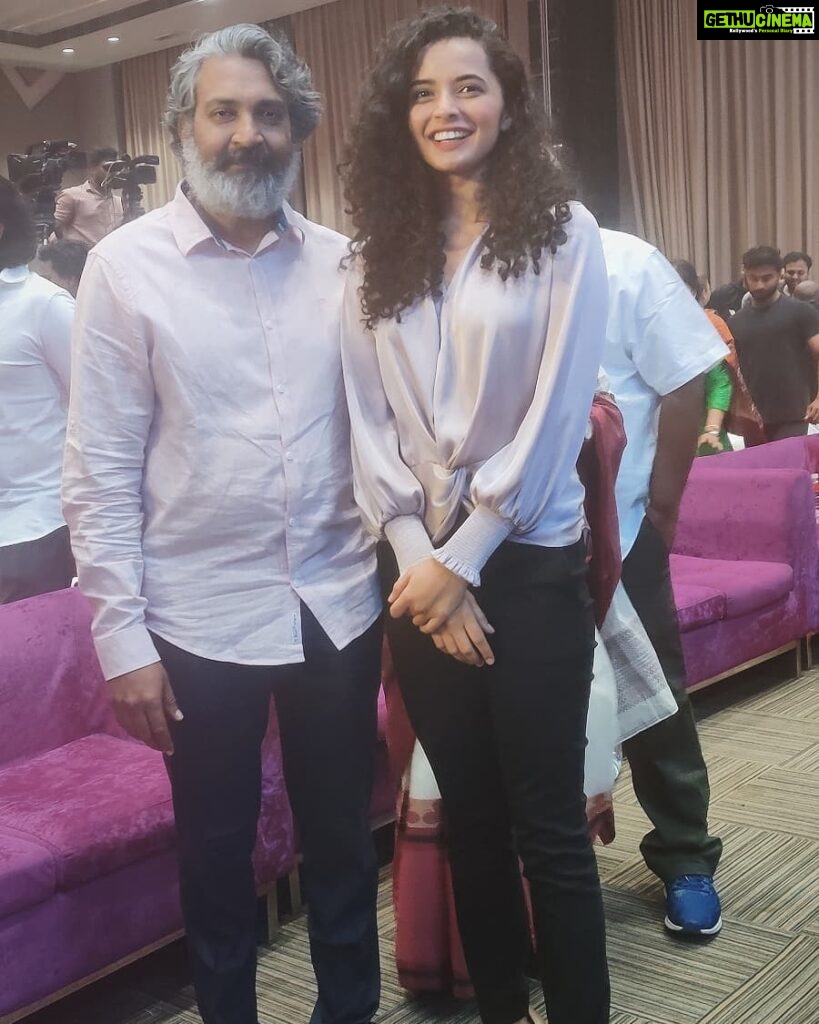 Athulya Chandra Instagram - What more could i ask for ..With the visionary Director @ssrajamouli ❤🙏🏻 Cyber Conventions