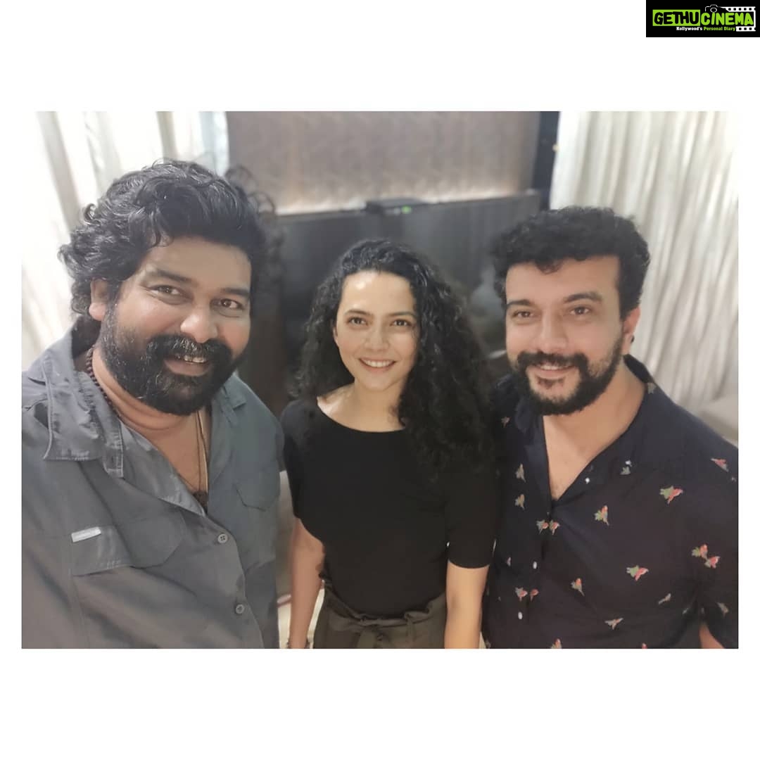 Athulya Chandra Instagram - when I met Joseph 😍 #aboutlastnight .. .. .. .. .. .. .. .. .. ... ... ... .. .. #malayalamcinema #rameshpisharody #jojugeorge #meeting #olivedowntown #mollywood #mollywood_cap💯 #mamangammovie #eve