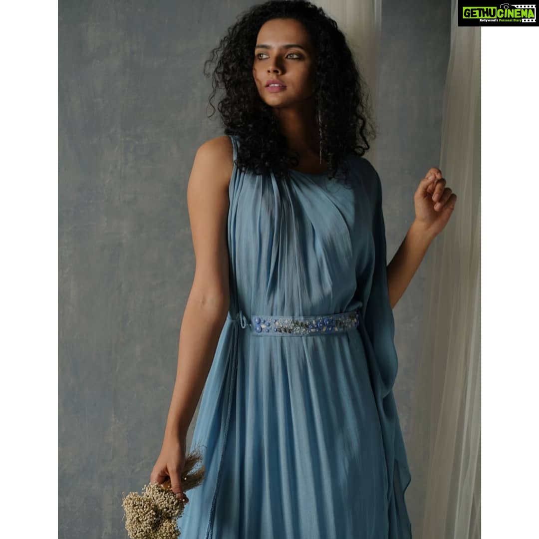 Athulya Chandra Instagram - Spend your holidays and layer up the fun with MARINO collections @saltstudio ✨ .. .. .. .. .. .. .. .. #saltstudio #brunchoutfit #vacay #flowydress #fashionista #ootd #slowfashion #portrait #bluewear #loosecurls #fashionkilla #raw #designeroutfits