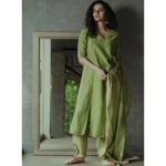 Athulya Chandra Instagram - here goes one more from the MEHER series .. .. .. .. .. .. .. .. .. .. #modelphotography #fashion #salwarsuits #festivemood #modelpose #curls #beautiful #ethnic #classy #indianfashionmodel #indian #portraitmode #shooting #keralamodel #kochimodel #makeup #instadaily #green #fabrics #art