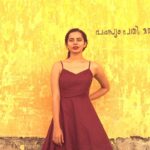 Athulya Chandra Instagram - STICK NO BILLS 💋 . . . . . . . . #vscom #kerala #plumkiss #portraitmodel #winelook #tanned #kochibiennale2018 #portraitphotography #lips #scoutme #indianmodel #glowup #vintagefashion