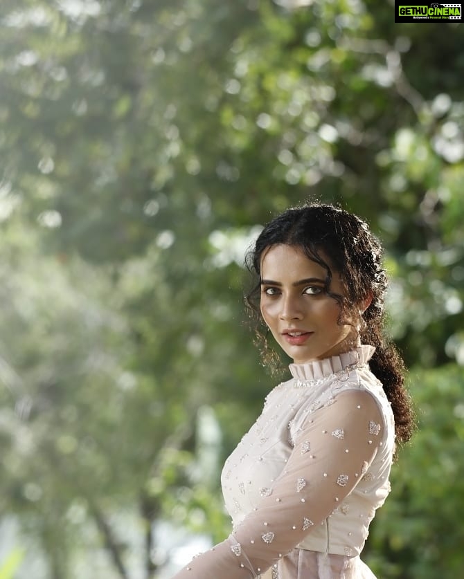 Athulya Chandra Instagram - @labelpallavinamdev Makeup and hair @samson_lei Photo courtesy @arunmathewphotography Stylist @styledbysmiji Xandari Resorts