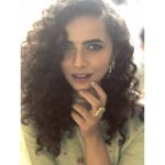 Athulya Chandra Instagram - Timeless✨ mua @miteshrajani thank you.. I love it ❤️ .. .. .. .. .. .. .. .. .. .. .. .. .. .. ... .. .. .. .. .. #statement #contemporary #portraitmodel #indian #indianlook #ethnic #slowfashion #fashion #statementjewelry #look #indianmodel #kerala #perspective #shoot #festivelook #celebration