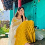 Athulya Ravi Instagram – Old is always gold 💛 This place is very close to my heart ❤️ #homesweethome🏡 #native #ancestertemplevisit #coimbatore #familytime #realhappiness❤️ !! 
Salwar @vkfashion2018 👗❤️