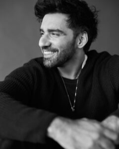 Avinash Tiwary Instagram - Har Khayal socha sa lagta hai, Har Baat suni si lagti hai... Har Nazara dekha sa lagta hai, Main Naya Hoon!