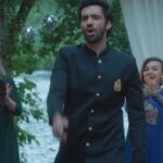Avinash Tiwary Instagram - Turn up the party vibe and sing along the groovy tunes of #MahiMeraRanjha. Song Video Out Now! #TheGirlOnTheTrain #TGOTT, streaming now on Netflix. @parineetichopra @aditiraohydari @iamkirtikulhari @totaroychoudhury @shamaunahmed @kumaarofficial @navraj_hans @jonitamusic @sunny_inder @ribhu_dasgupta @sarkarshibasish @reliance.entertainment @amblin @zeemusiccompany @netflix_in