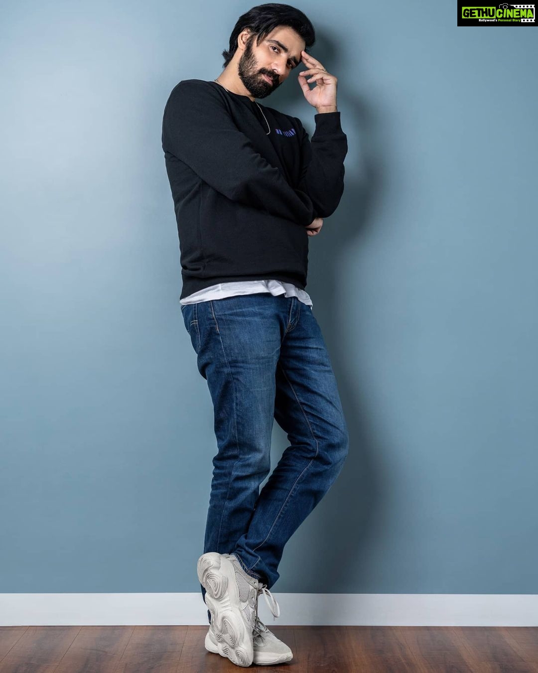Avinash Tiwary Instagram - Swipe left to make me smile ππ€ Or you can just blow kisses ;)#TGOTT Pics sorted and approved by @parthmangla πΈ- @fahadmoosa_ π @usaamahsiddique πββοΈ @vinitblunt786 Makeup @faizahairandmakeup